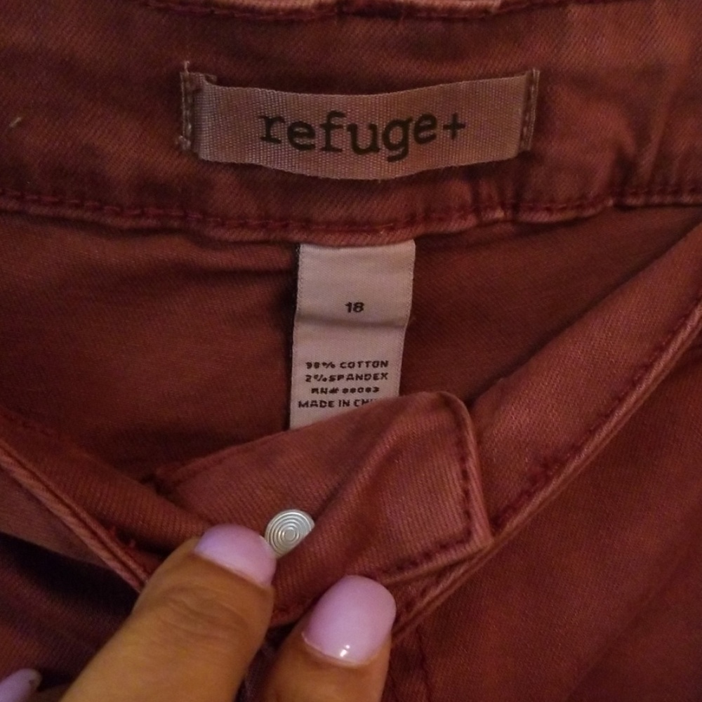 Shorts - Picture 3 of 4